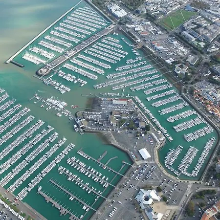 Studio En Rez-De-Chaussee 4 Couchages Avec Parking Proche Plage - Fr-1-825-31 La Rochelle